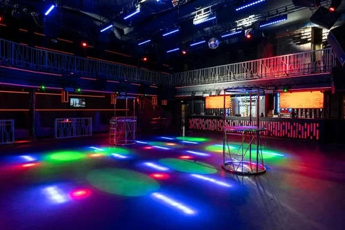 Arena Right